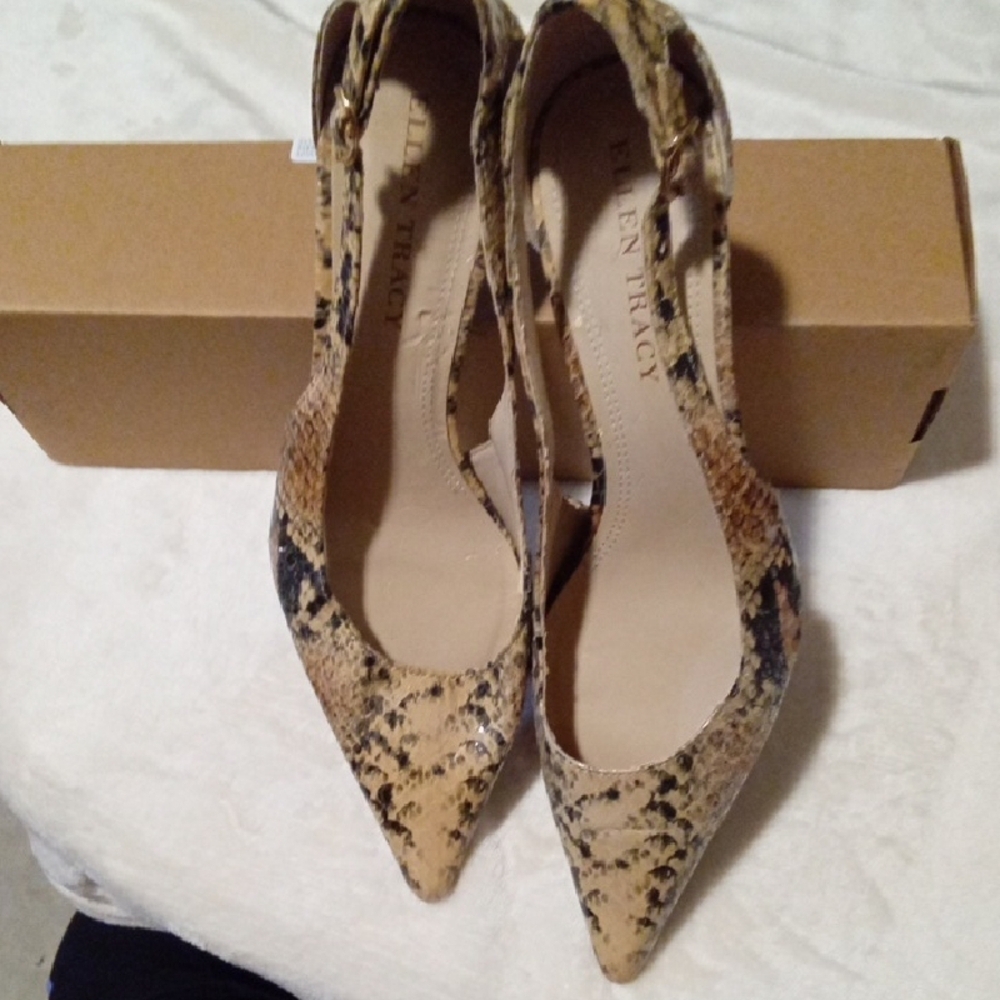 Ellen Tracy Beige Snakeskin Heels - Picture 8 of 11